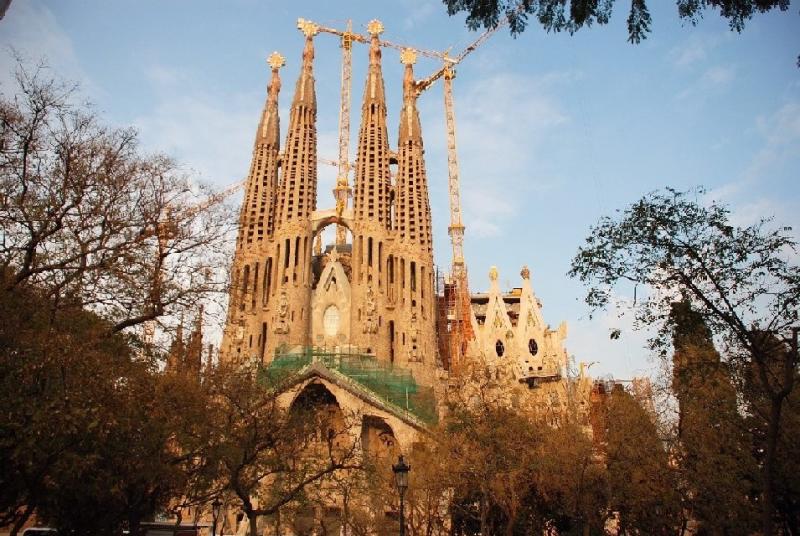 sagrada familia barcelona puzzle