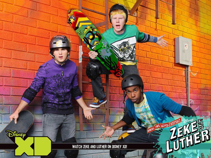 Zeke  (Hutch Dano), Luther (Adam Hicks) e Kojo (Daniel Curtis Lee) puzzle